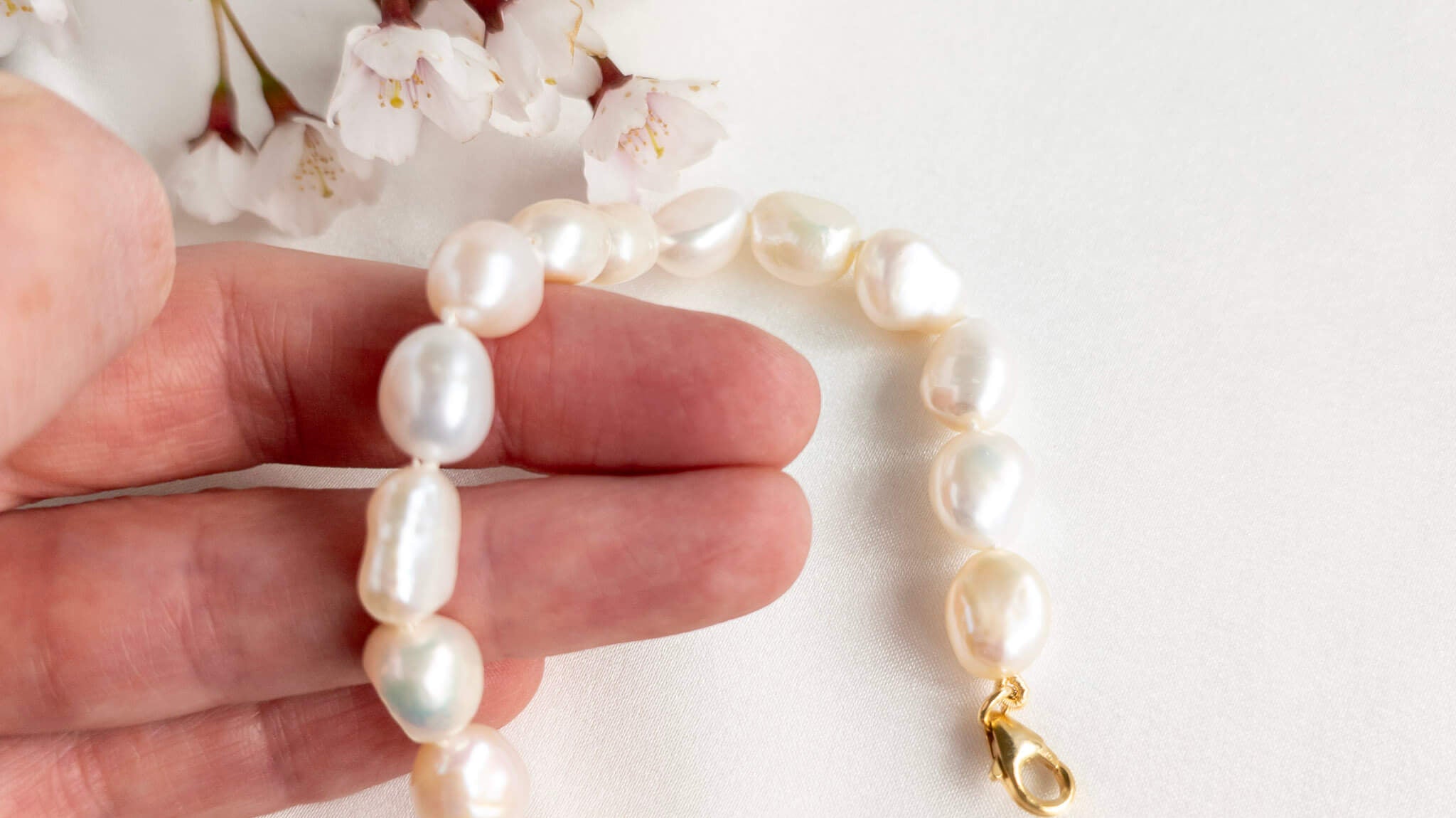 Baroque pearl bracelet