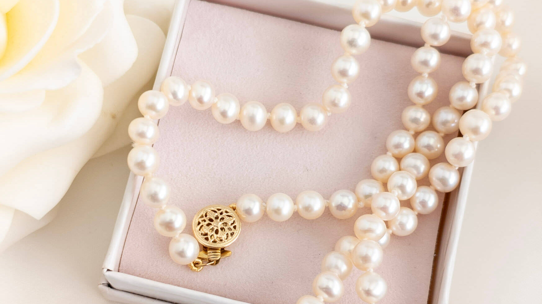 Classic Pearl Necklace