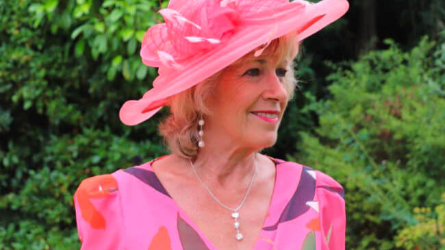 Mother of the Groom wearing pearl jewellery made by Watermeadow Lane Jewellery