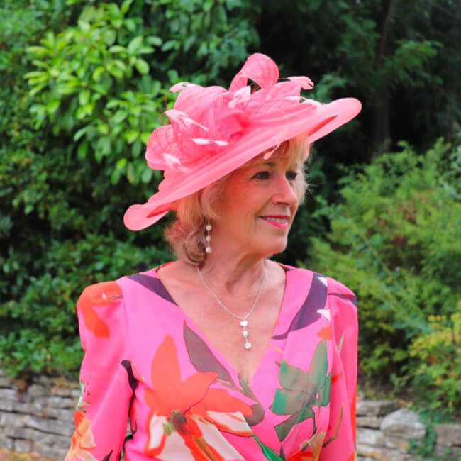 Mother of the Groom wearing pearl jewellery made by Watermeadow Lane Jewellery