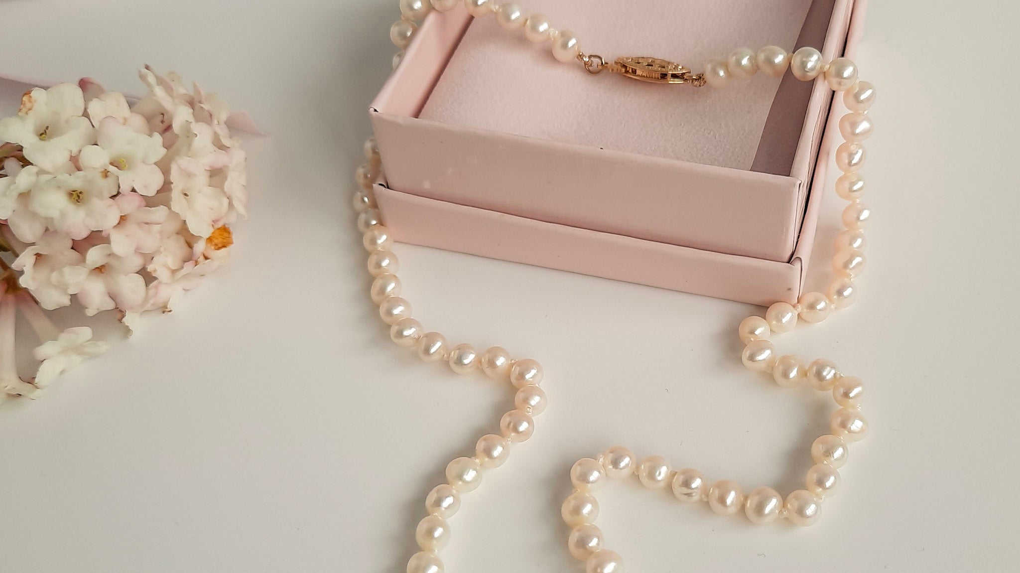 Freshwater pearl necklace