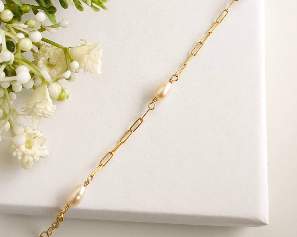 gold hoop earrings with pearls