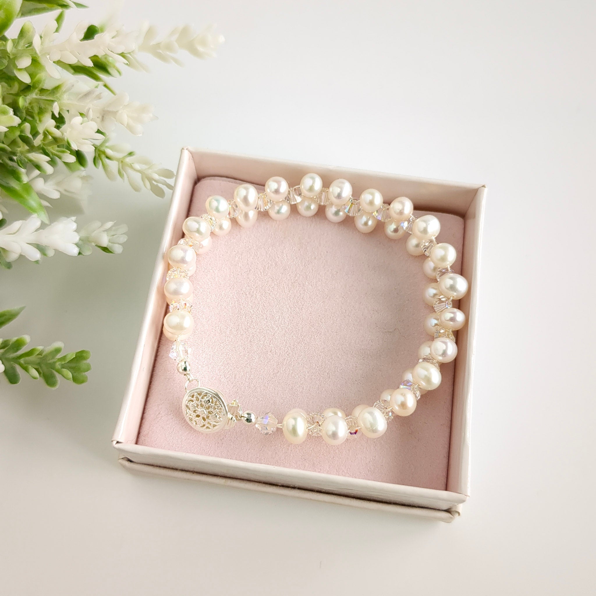 handmade pearl bracelet
