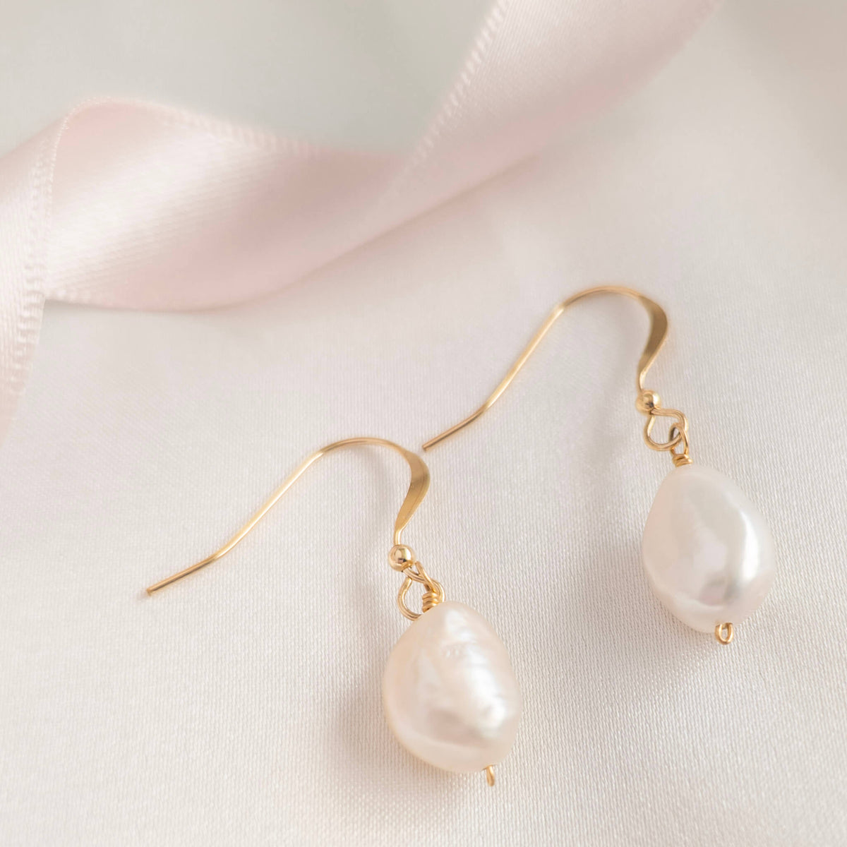 AAA Grade Barqoue Pearl Drop earring in gold