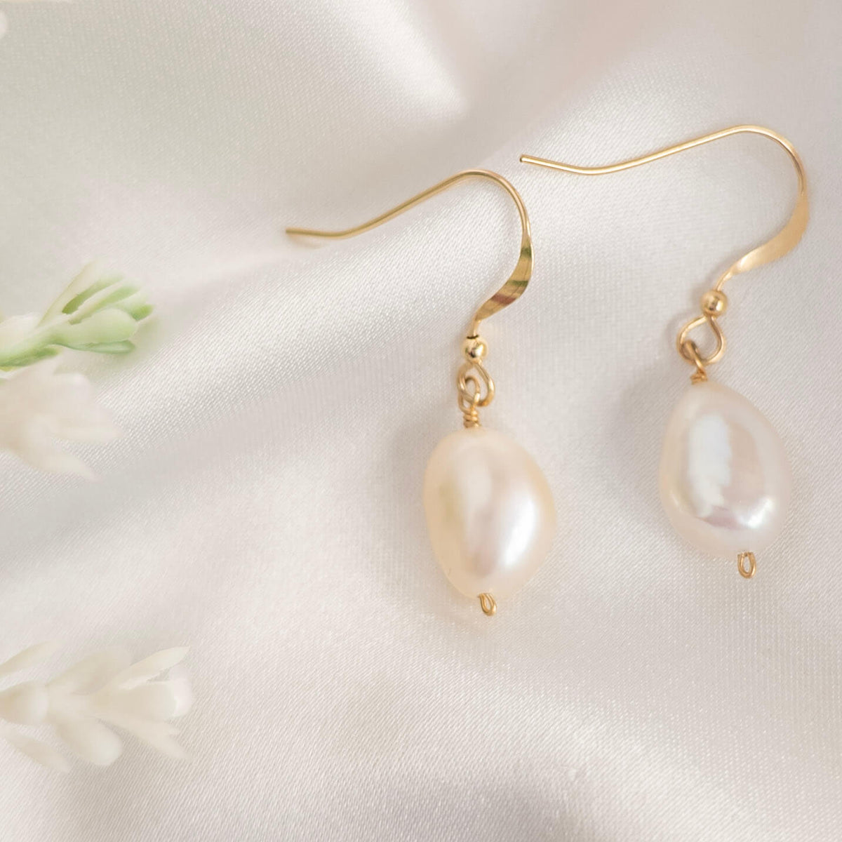 AAA Grade Barqoue Pearl Drop earring in gold