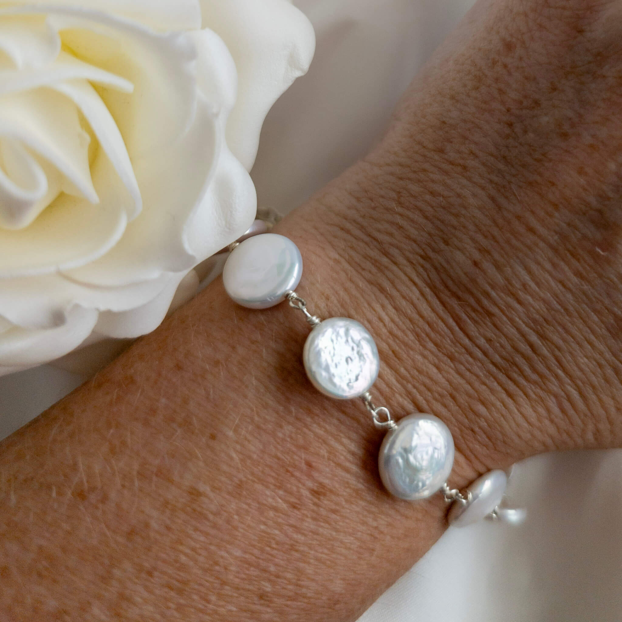 Coin shape pearl bracelet