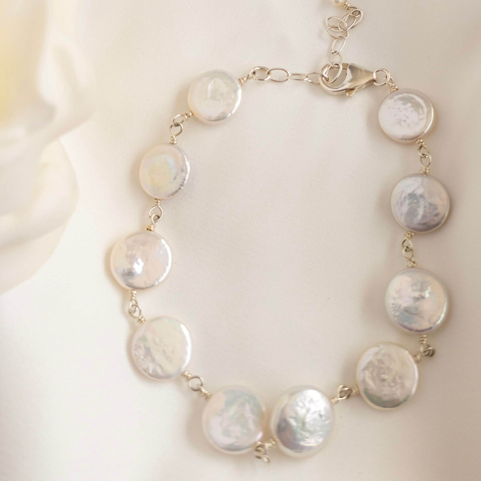 Coin shape pearl bracelet