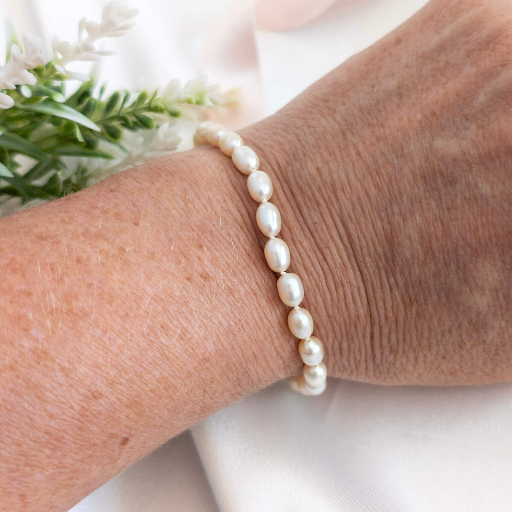 Contemporary pearl bracelet