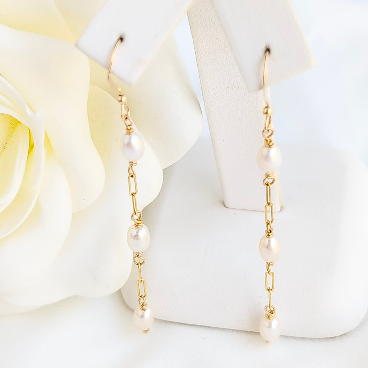 Gold chain drop pearl earrings