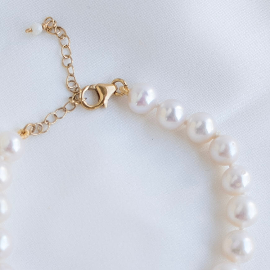 Handmade pearl bracelet