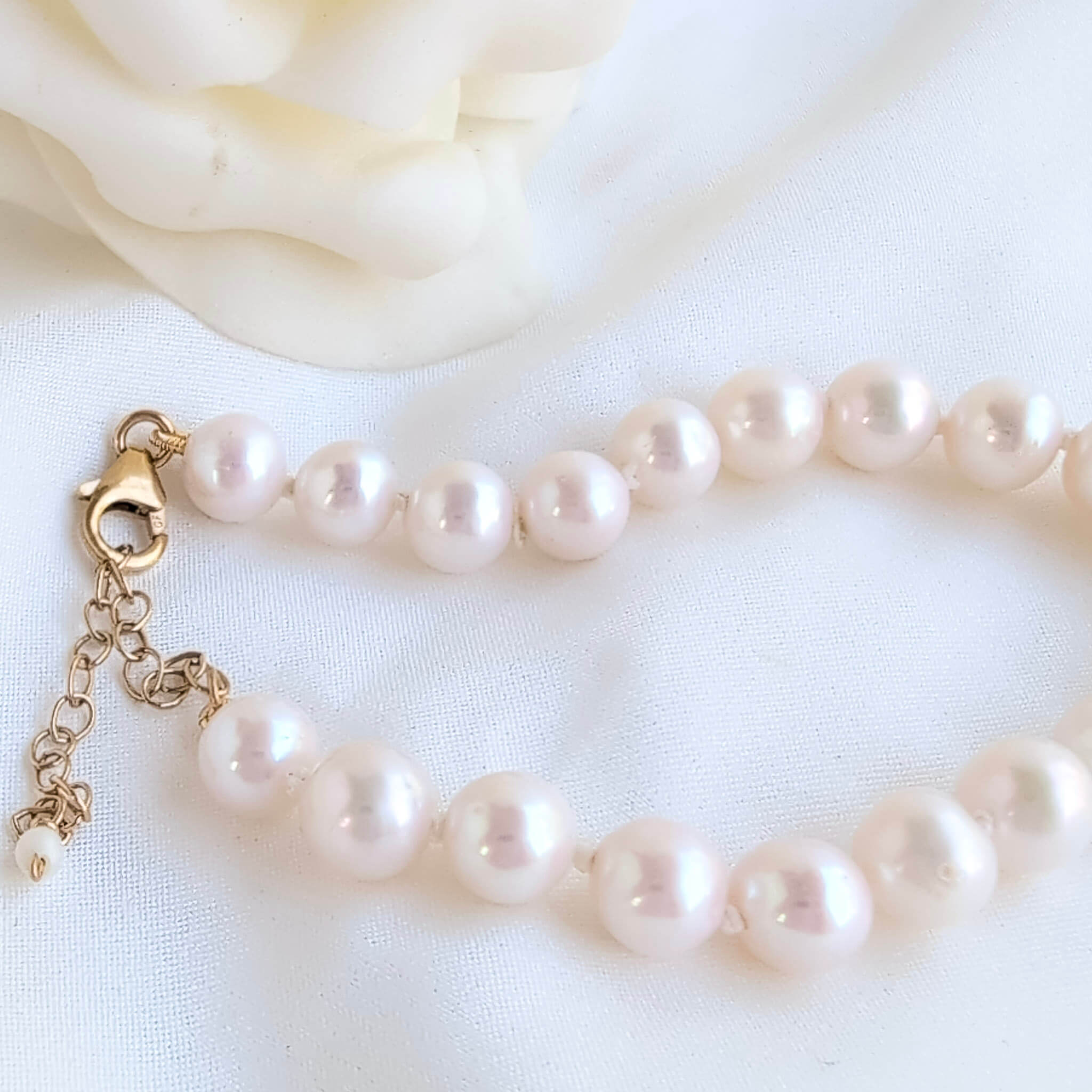 Handmade pearl bracelet