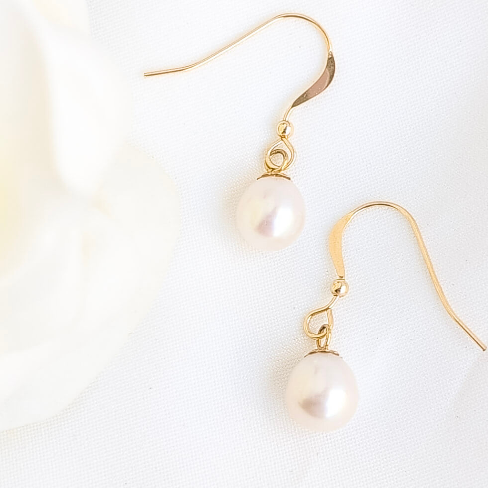 Teardrop pearl earrings