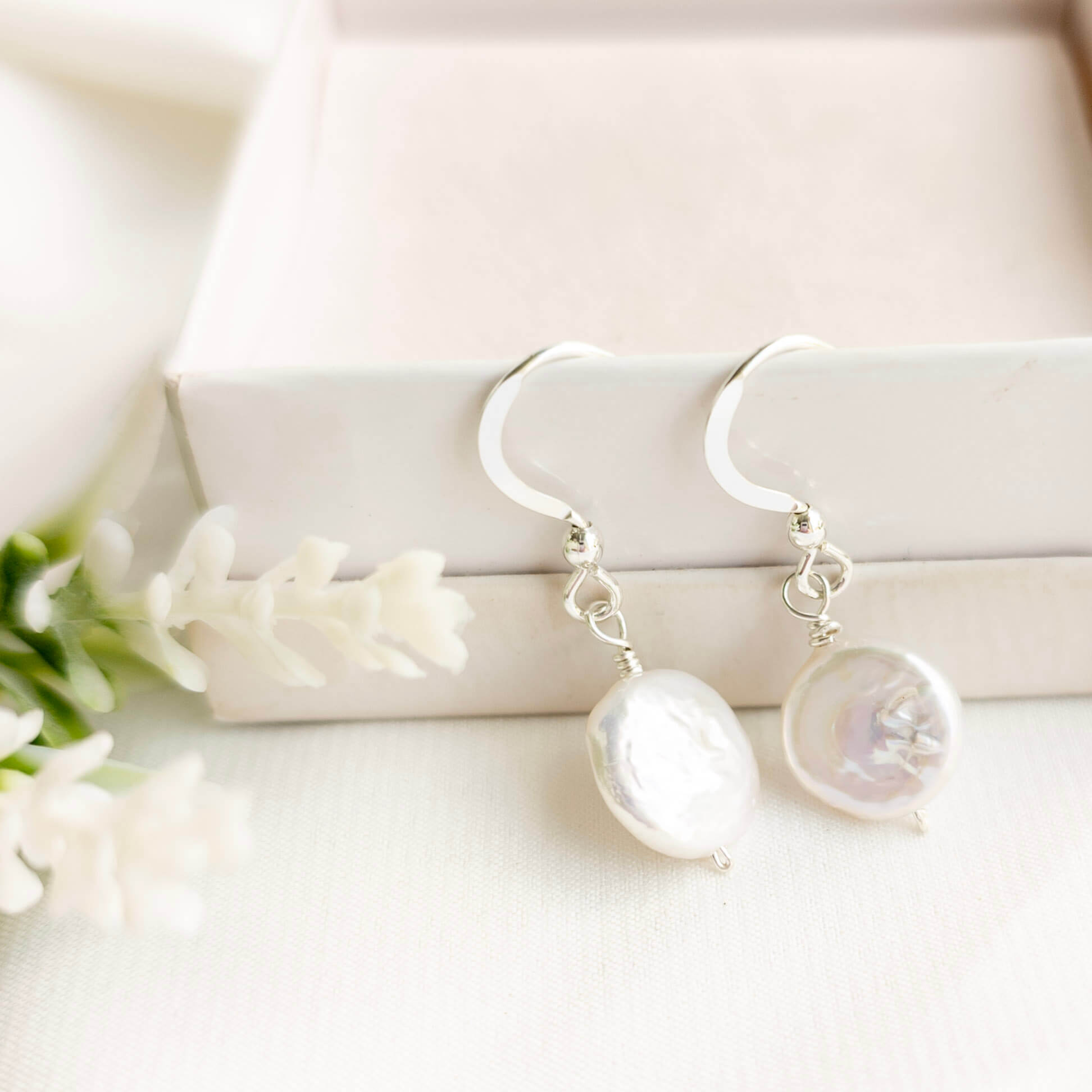 Coin shaped Pearl Earrings