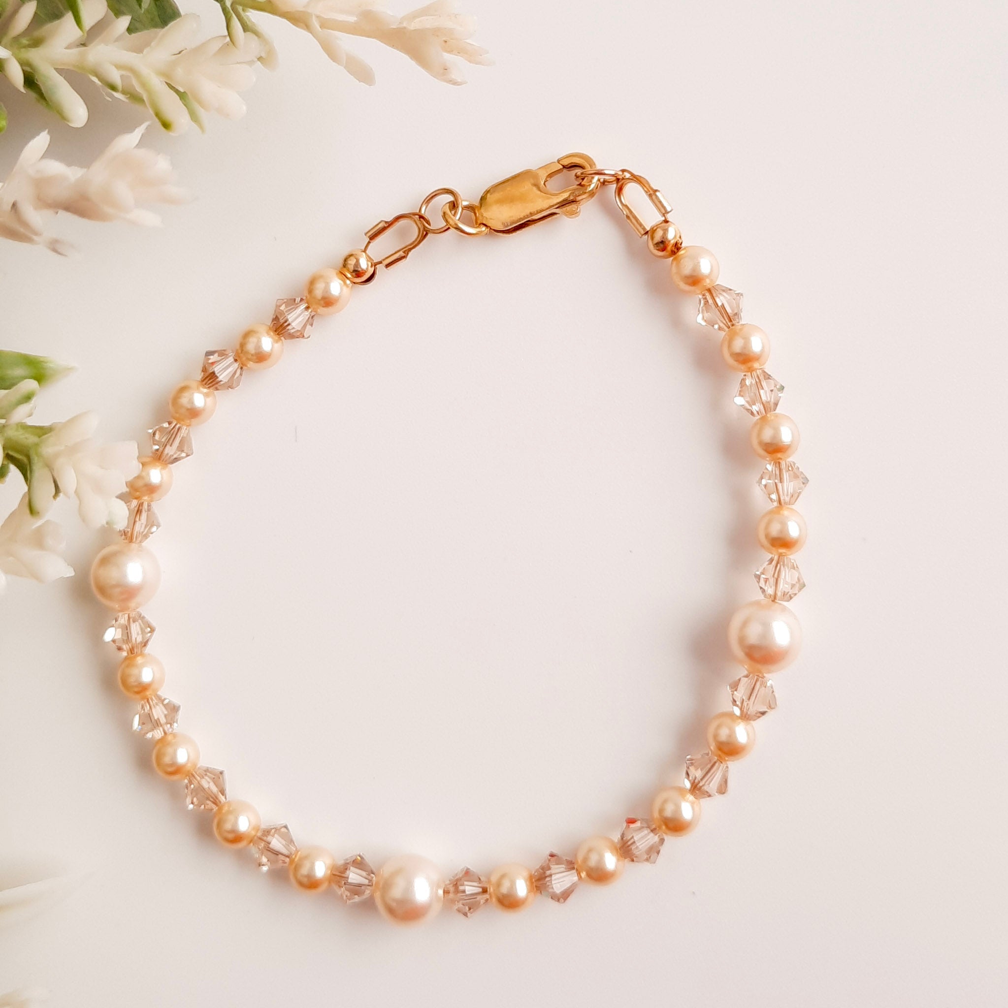 Gold pearl bracelet