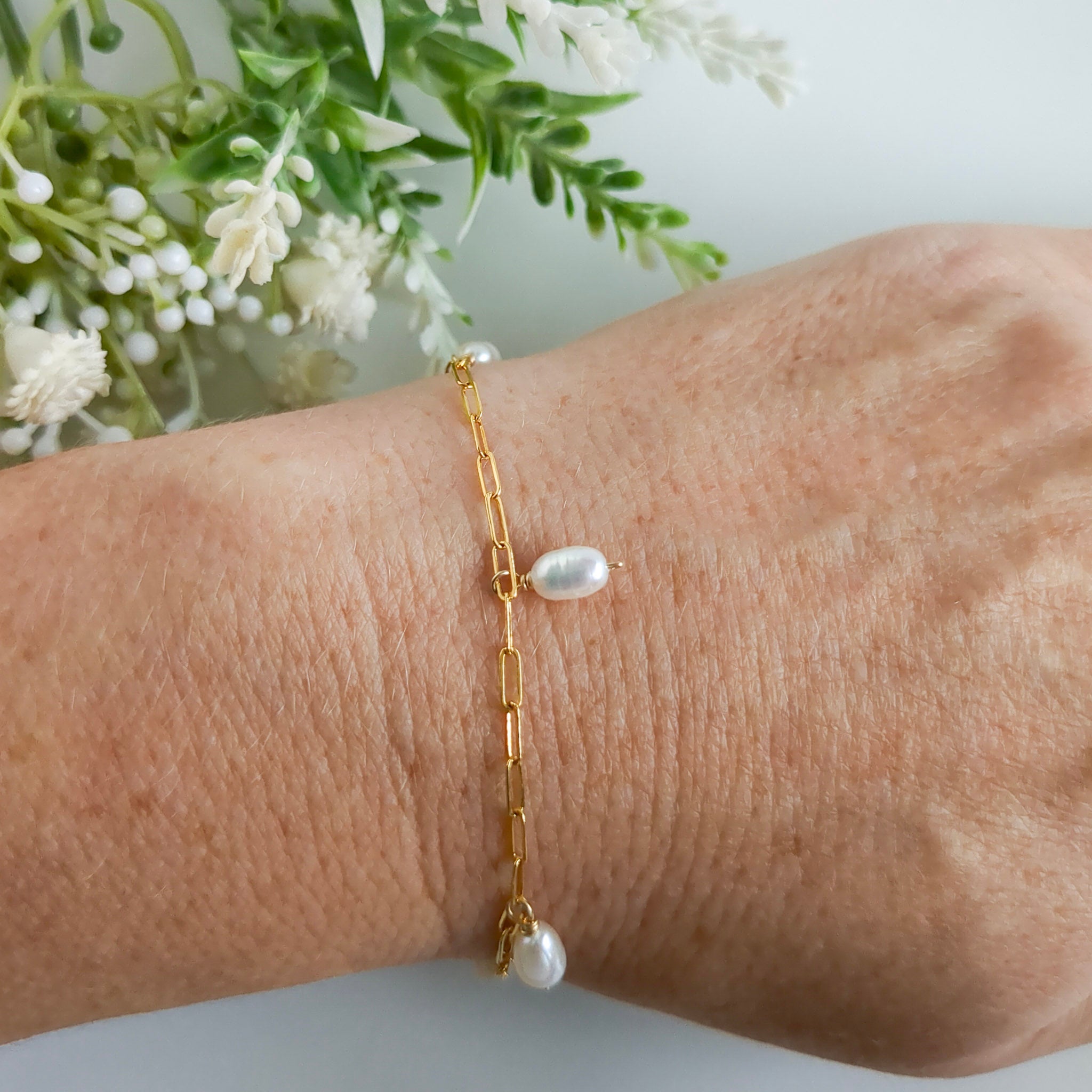 Gold Chain Bracelet with pearl drops