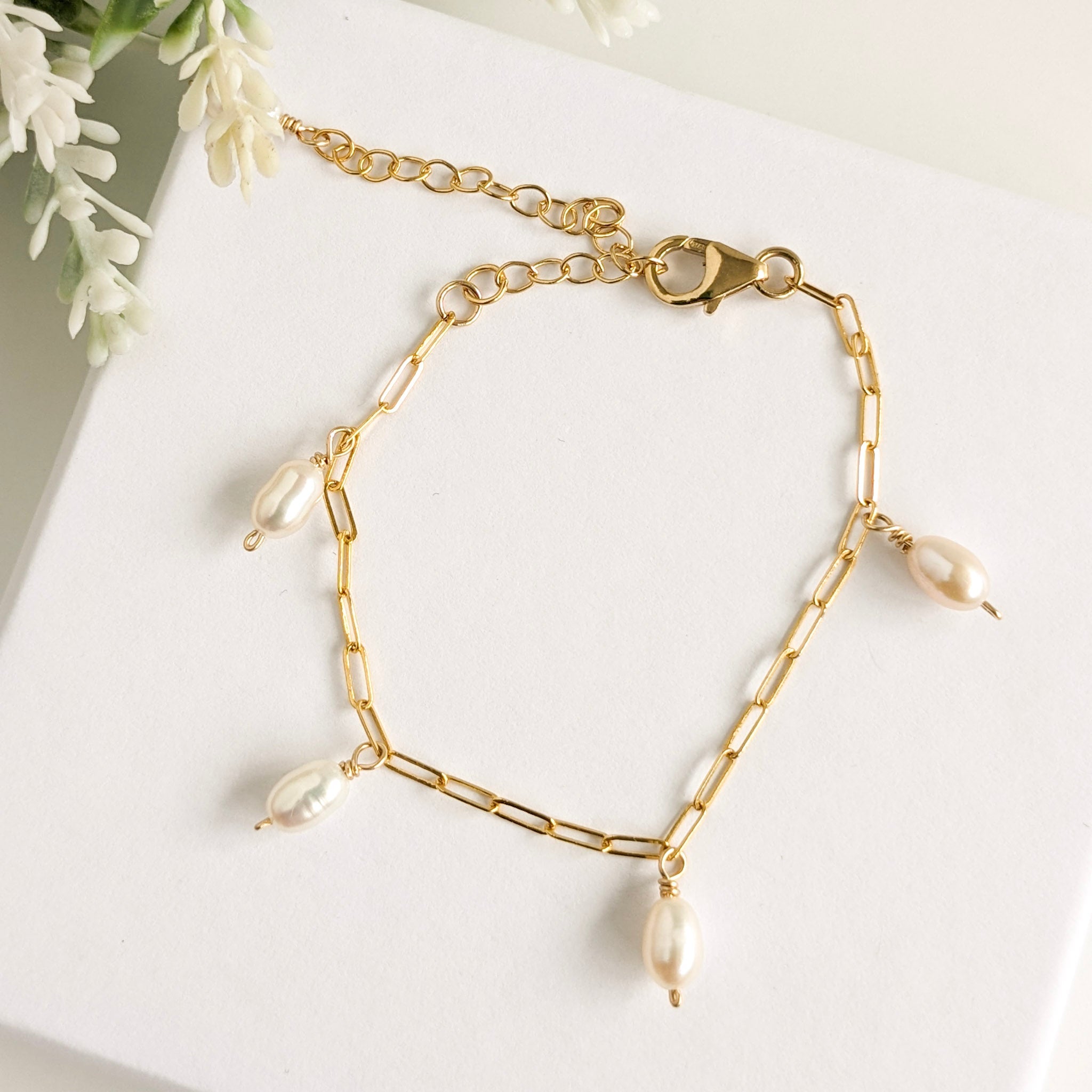 Gold Chain Bracelet with pearl drops