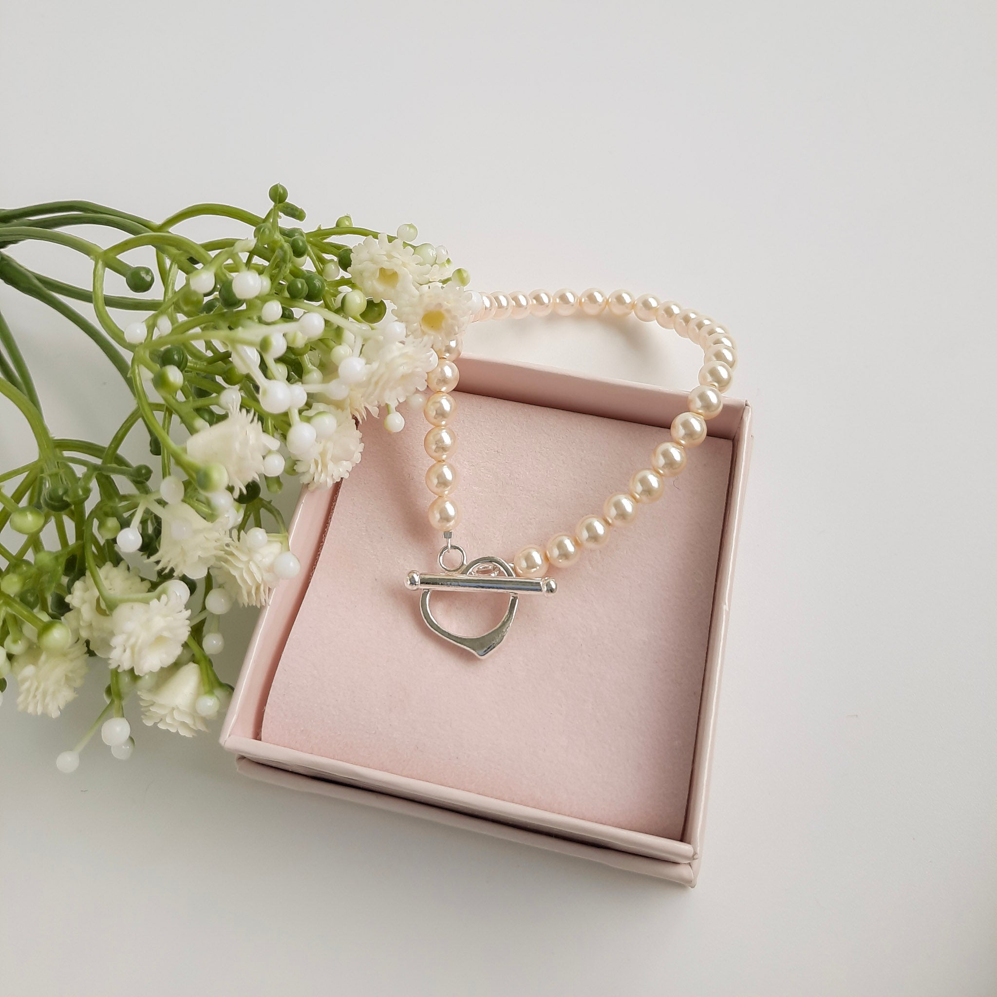 Pearl Bracelet with heart clasp