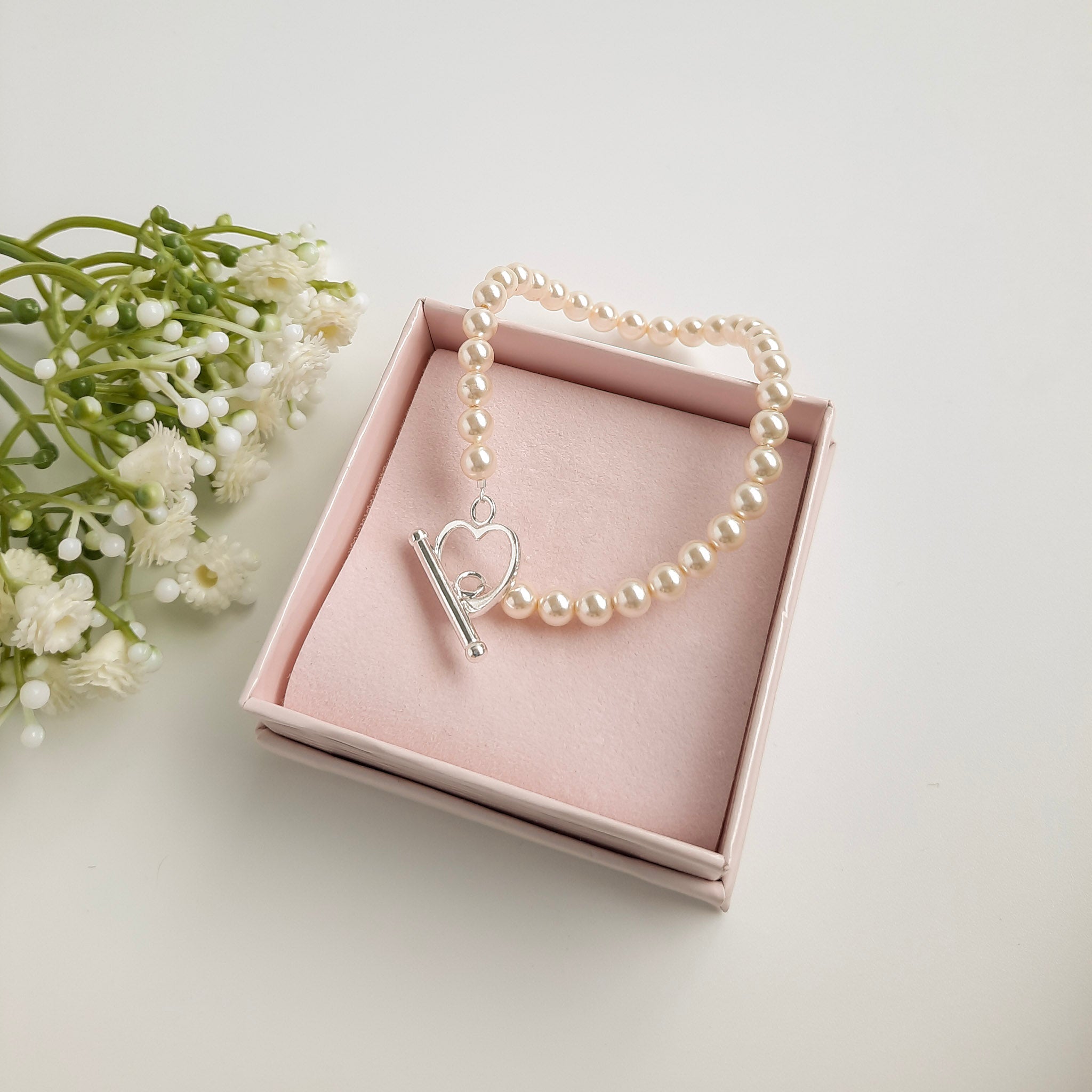 Pearl Bracelet with heart clasp
