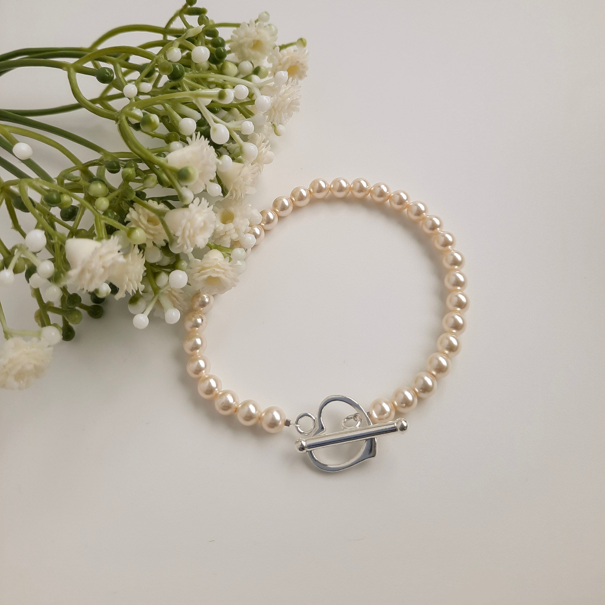 Pearl Bracelet with heart clasp