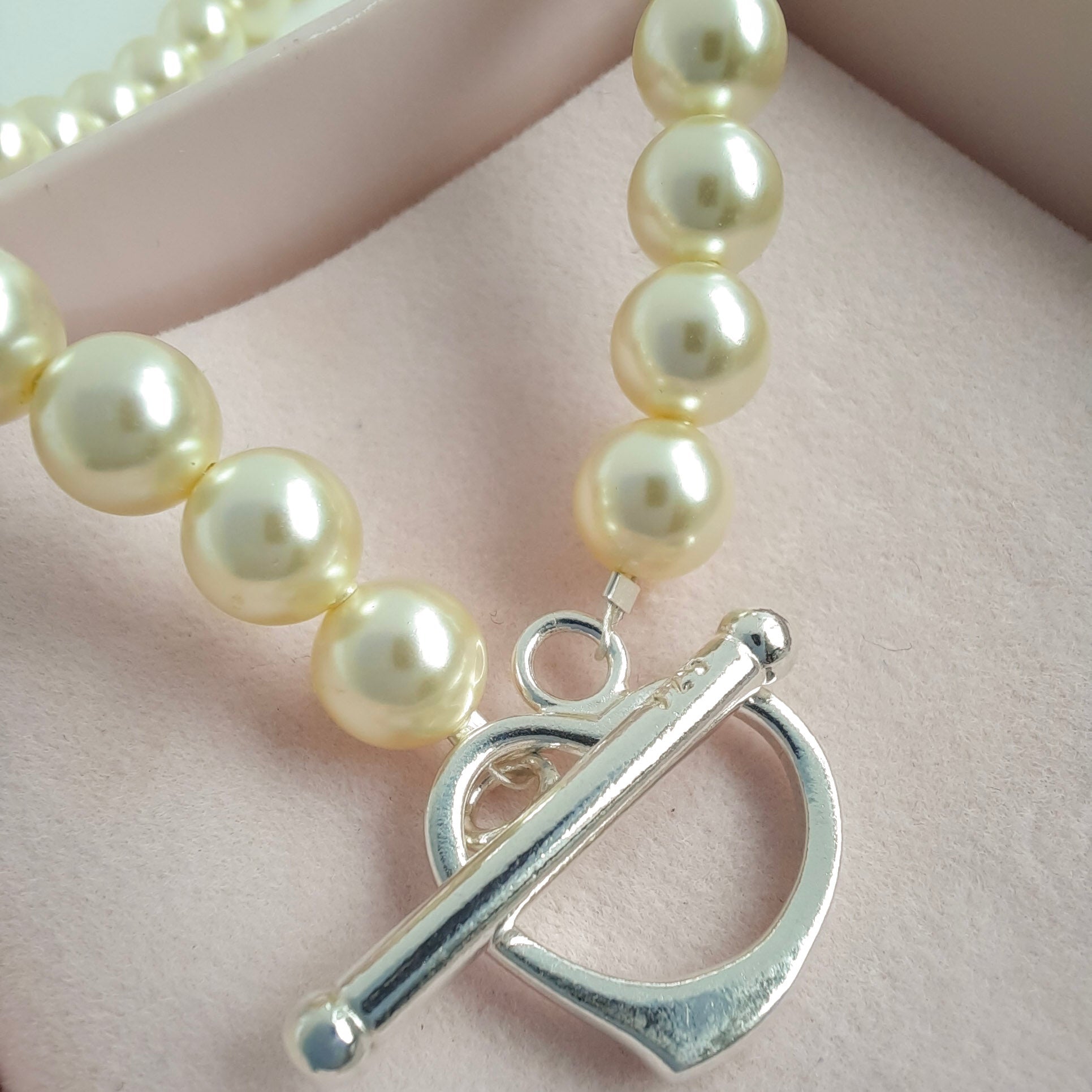 Pearl Bracelet with heart clasp