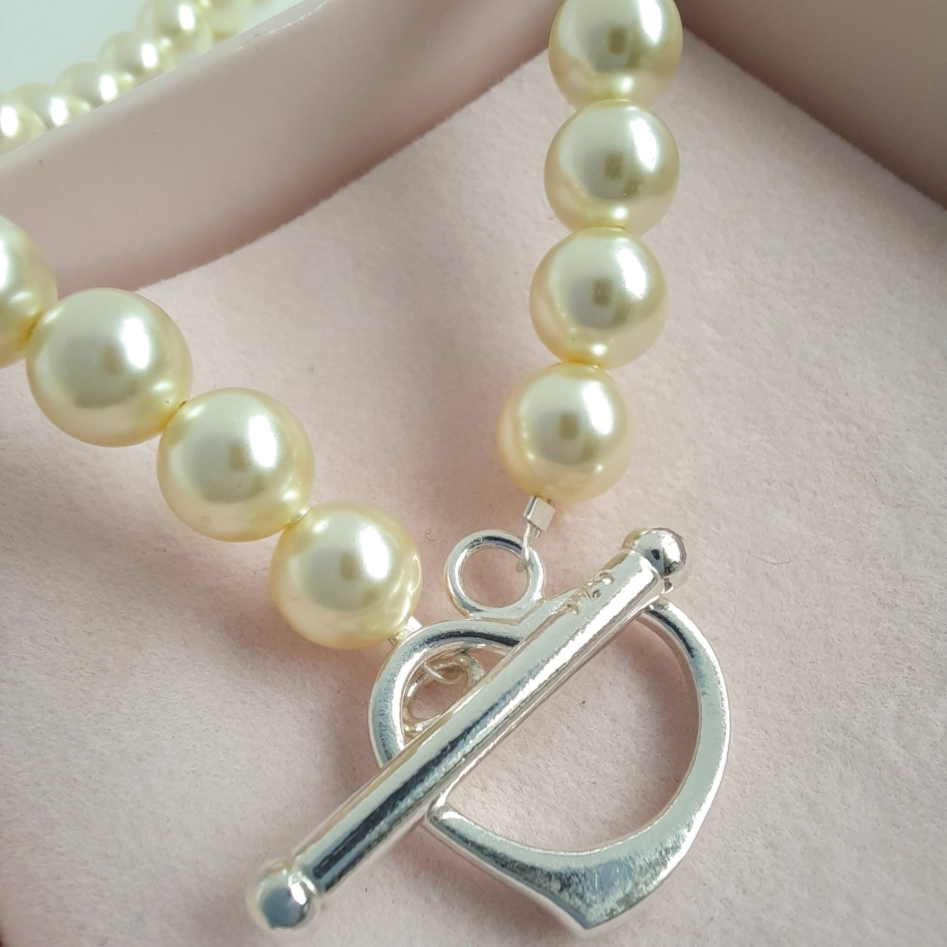 Pearl Bracelet with heart clasp