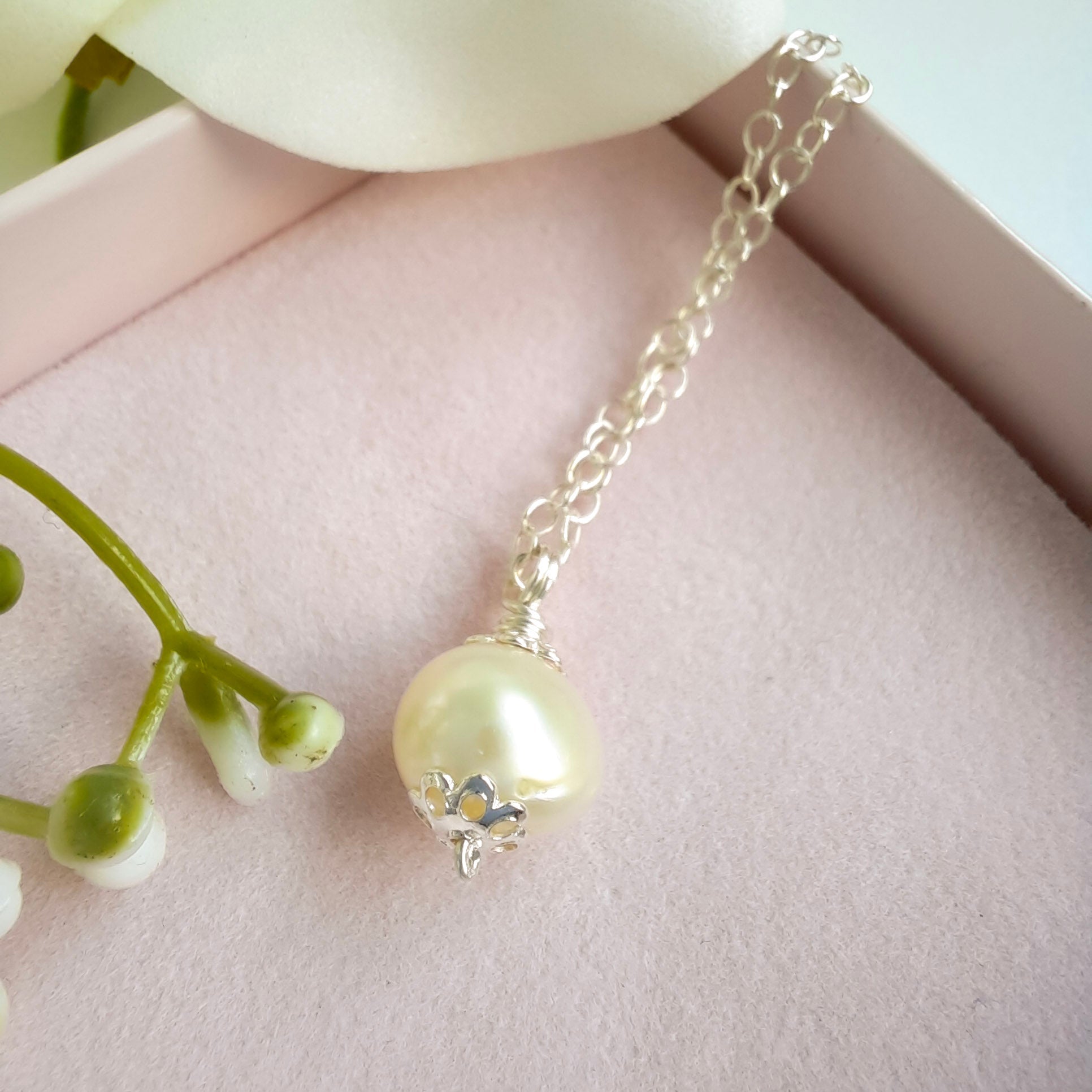 Vintage Style Pearl Pendant