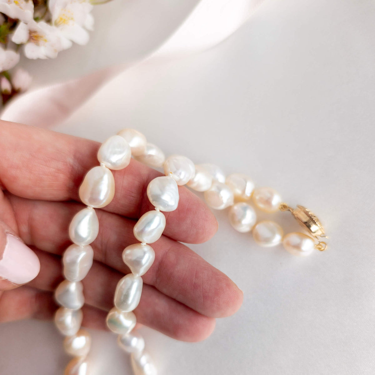 Baroque pearl necklace 