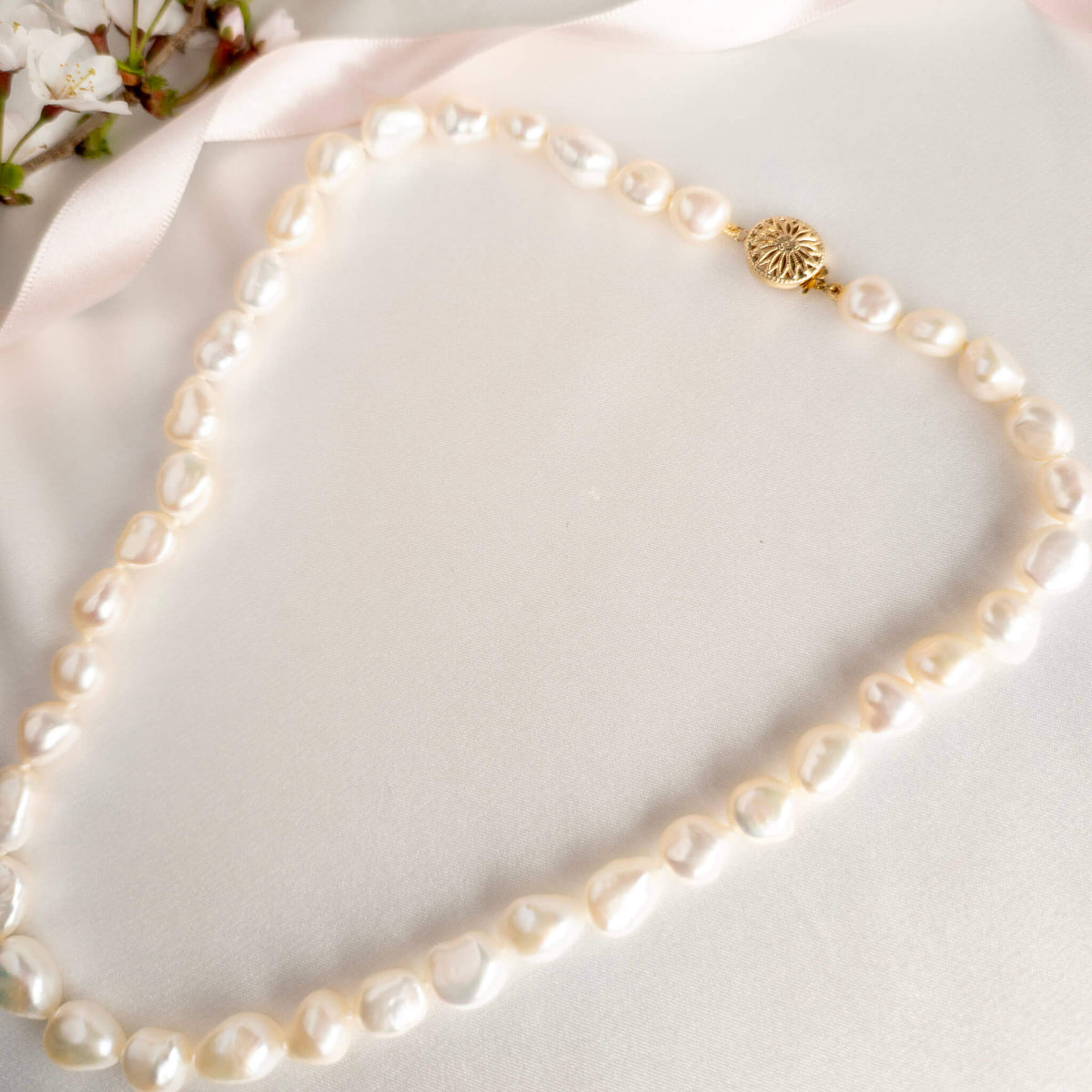 Baroque pearl necklace 