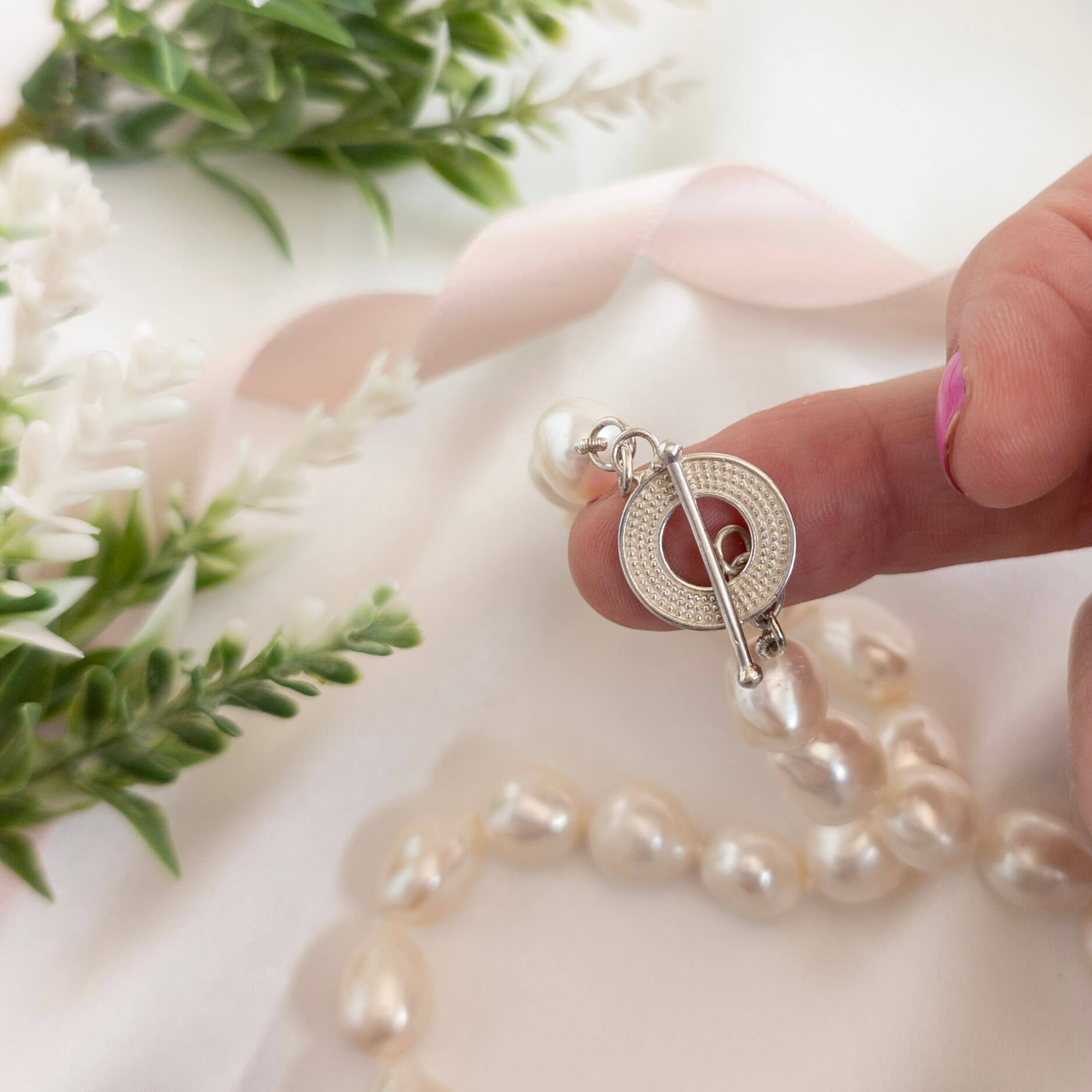 Chunky Relaxed Pearl Necklace