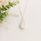 Flat teardrop pearl necklace