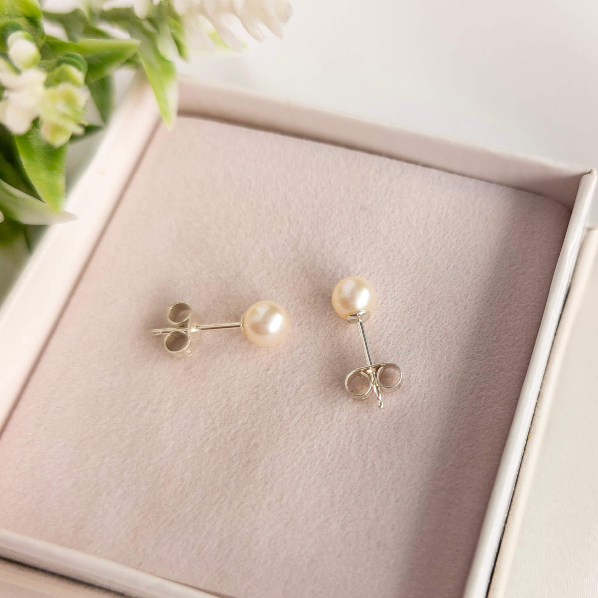 Medium pearl stud earrings in sterling silver