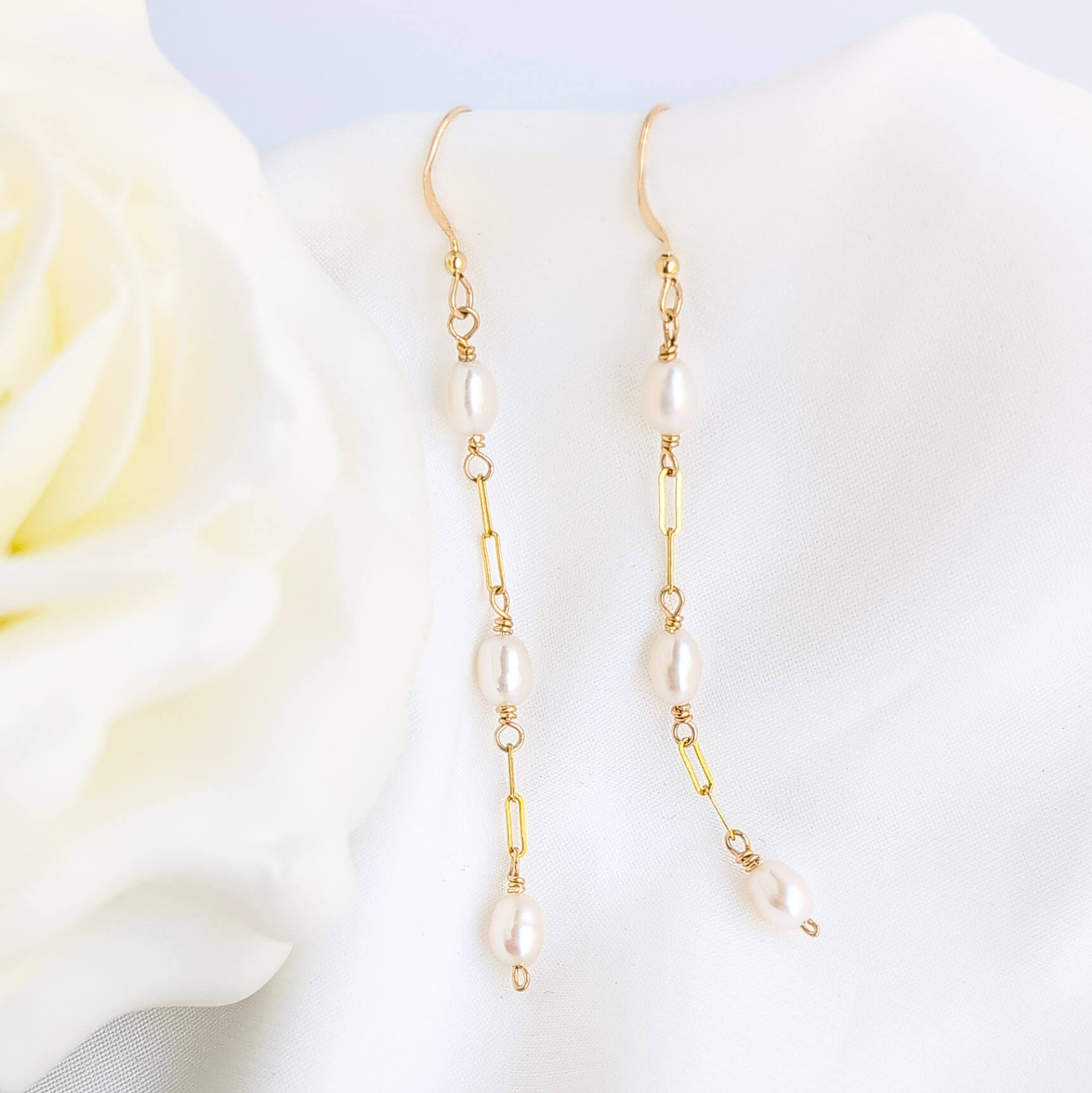 Gold chain drop pearl earrings