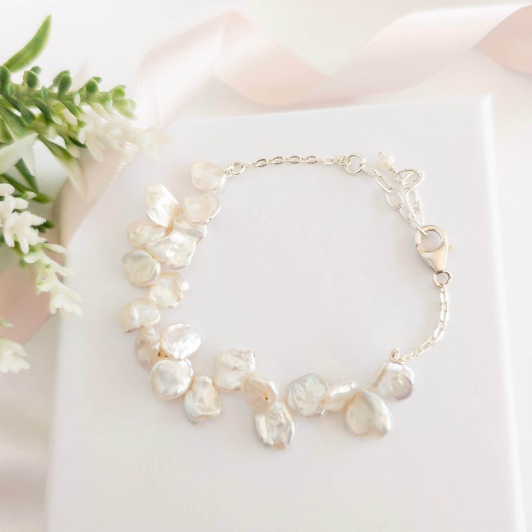 Petal Pearl Bracelet