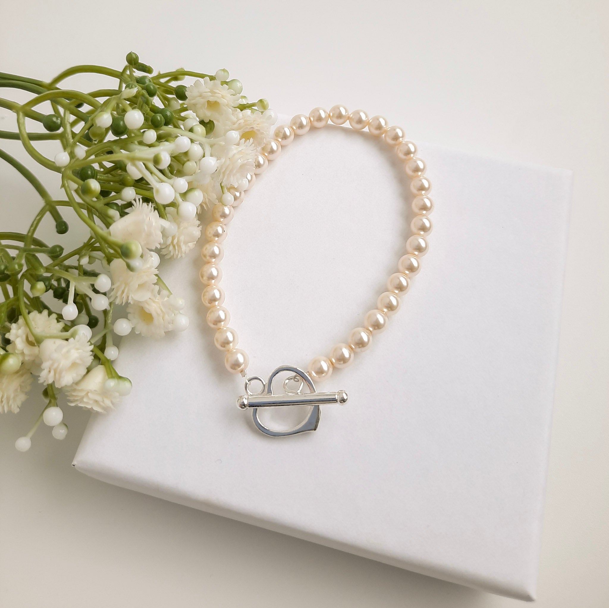 Pearl Bracelet with heart clasp